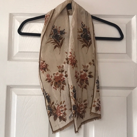 Oscar de la Renta Accessories - Vintage Oscar De La Renta Lurex Silk Floral  Scarf